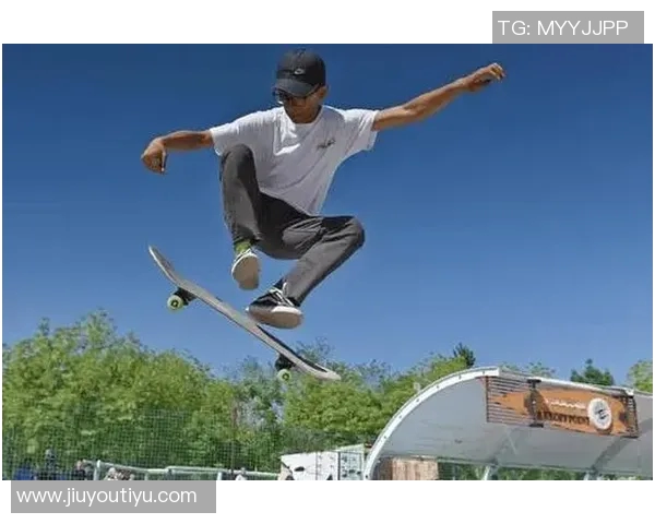 成都滑板队在运动滑板技术排行榜中荣获第五名展现出色竞技实力 成都滑板队在运动滑板技术排行榜中荣获第五名展现出色竞技实力