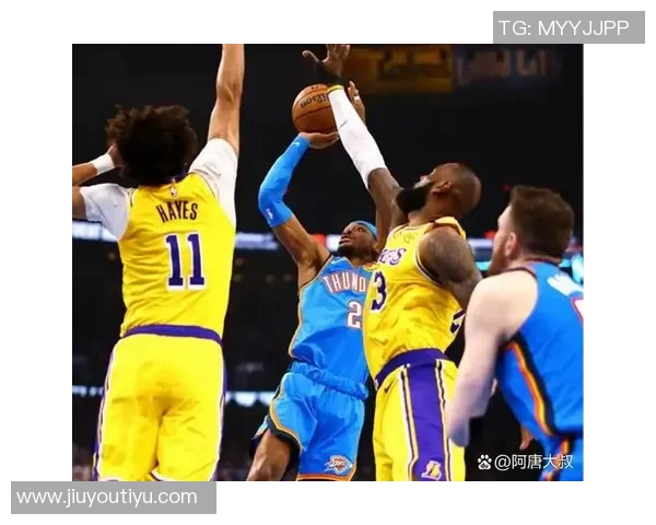 雷霆与勇士激战四月十三日NBA季后赛精彩对决回顾与分析 雷霆与勇士激战四月十三日NBA季后赛精彩对决回顾与分析